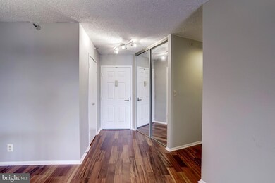 The Belvedere unit 1003, Arlington, VA 22209 - photo 2