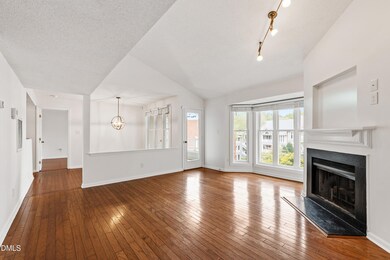 911 Washington St unit 301, Raleigh, NC 27605 - photo 3