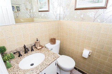 214 Settlers Court Powder Room