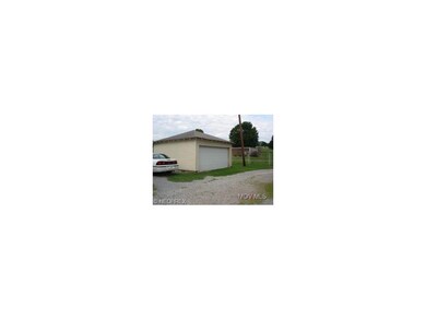 detached garage + parking