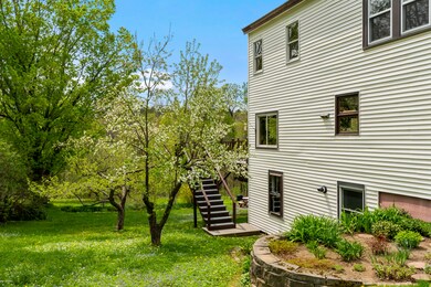 151 Lawrence St_163