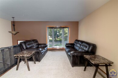 3101 SW Grand Ct, Topeka, KS 66614 - photo 3