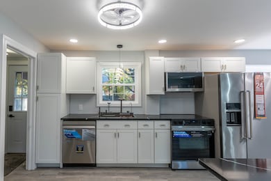 33 Bank St, Hamden, CT 06514 - photo 5