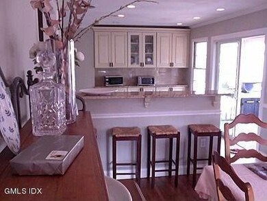 7 Ronald DR/Kitchen