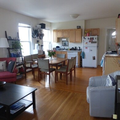 80 Kinnaird St unit 3, Cambridge, MA 02139 - photo 2