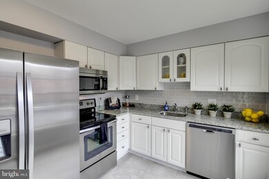 2933 Waterford Ct, Vienna, VA 22181 - photo 4