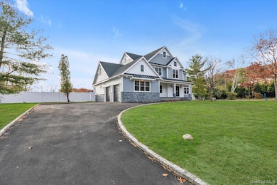 34 Calumet Dr, Dix Hills, NY 11746 - photo 2