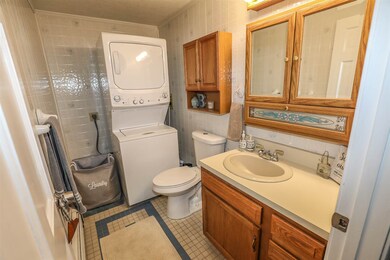 Washer/dryer hookups