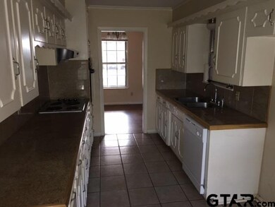 218 218 Samuels, Tyler, TX 75701 - photo 2