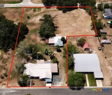 501 Green St, Poth, TX 78147 - photo 4