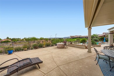 Space behind fence is BELOW the property, making t