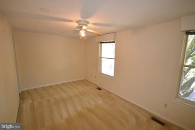 15016 Oak Crest Ct, Dumfries, VA 22025 - photo 6