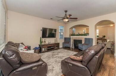 121222-1021-Simonian-Ave-Fowler-CA-06