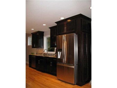 Kitchen. STAINLESS STEEL APPLIANCE PACKAGE.  CABIN