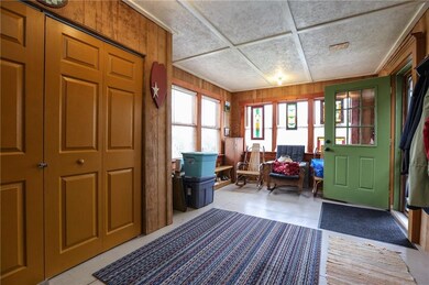 Breezeway between garage and house