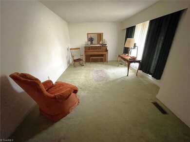 3100 Pinecroft Rd, Greensboro, NC 27407 - photo 4