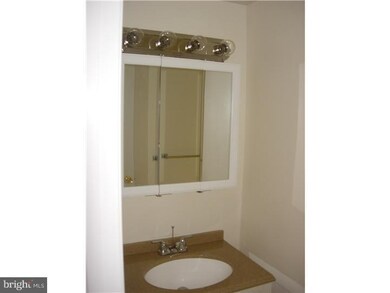 709 Willow St unit 2B, Lansdale, PA 19446 - photo 5