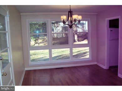 869 Parkridge Dr, Media, PA 19063 - photo 5