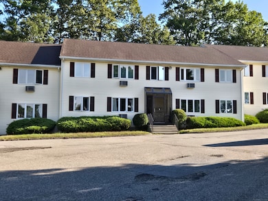 177 Lisle St unit 5, Torrington, CT 06790 - photo 2