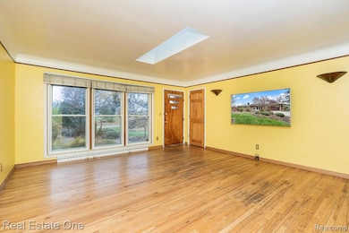 2510 Sunhill Dr, Waterford, MI 48329 - photo 3