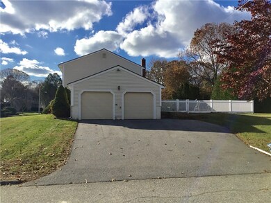 14 Crabapple Ln, Greenville, RI 02828 - photo 4