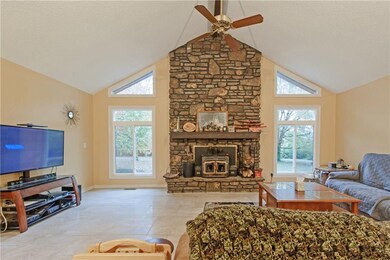 730 E Parks St, Prairie Grove, AR 72753 - photo 3