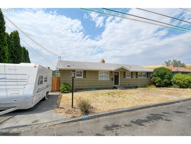 823 NW 5th St, Pendleton, OR 97801 - photo 2