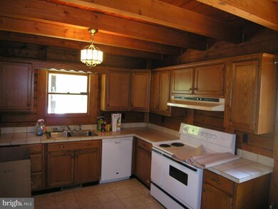 836 Eagles Nest Ln, Harpers Ferry, WV 25425 - photo 5