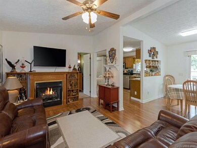 6 Countryside Dr, Hendersonville, NC 28792 - photo 7