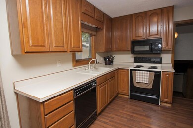 114 Barnett Dr, Cedar Falls, IA 50613 - photo 7