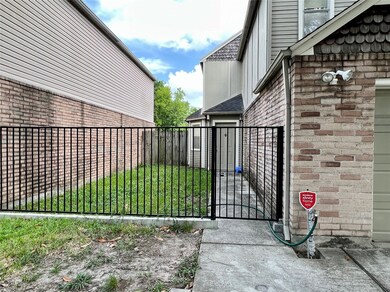 9307 Kingsflower Cir, Houston, TX 77075 - photo 2