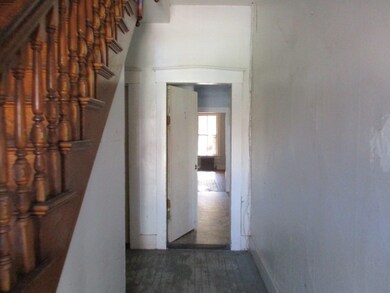 21 Pleasant St, Franklin, NH 03235 - photo 3