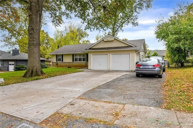 806 N Mohawk Ave, Independence, MO 64056 - photo 3