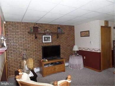 137 E Spring St, Bechtelsville, PA 19505 - photo 3