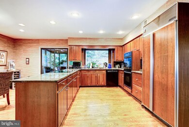 8005 Bradley Blvd, Bethesda, MD 20817 - photo 2