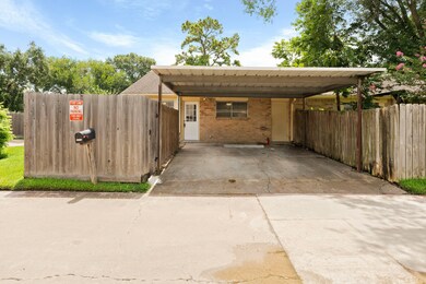 3772 Laura Leigh Dr, Friendswood, TX 77546 - photo 2