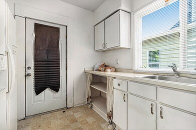 1117 E Calvert St, South Bend, IN 46613 - photo 5