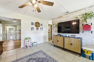 2315 Oak St, Carrabelle, FL 32322 - photo 5