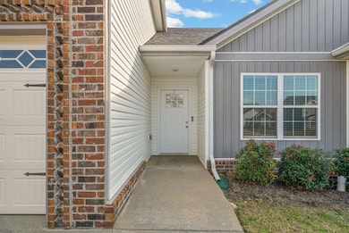 1062 Whitney Dr, Clarksville, TN 37042 - photo 4