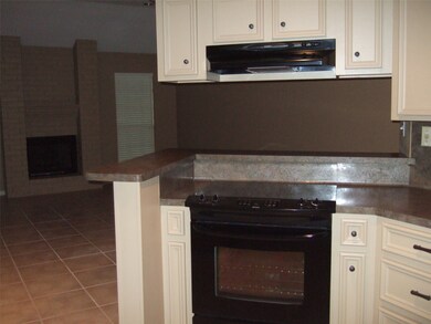 2208 Spruce Dr, Rosenberg, TX 77471 - photo 7