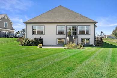 W195N5814 Deer Park Ct, Menomonee Falls, WI 53051 - photo 3