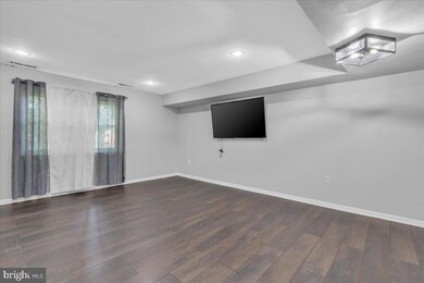 5916 Mayflower Ct, Alexandria, VA 22312 - photo 6