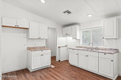 08-Kitchen