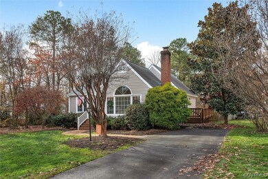 View of front of home featuring a front lawn