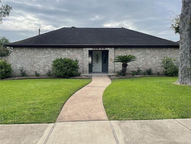 10930 Bob White Dr, Houston, TX 77096 - photo 2