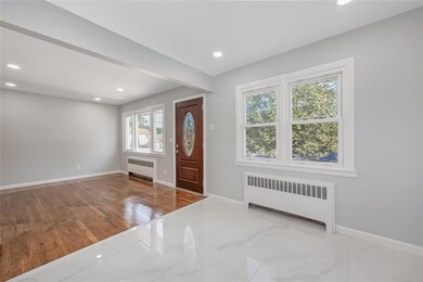594 Fenworth Blvd, Franklin Square, NY 11010 - photo 5