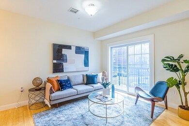 18 Main St unit 3, Somerville, MA 02145 - photo 3