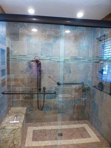 MBR HANDICAP ACCESSIBLE SHOWER