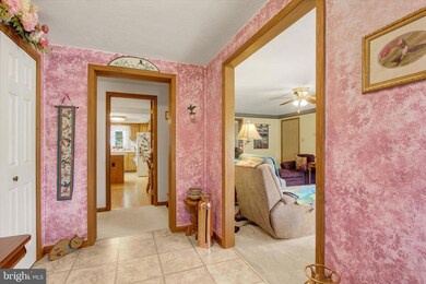 11902 Rinehart Dr, Waynesboro, PA 17268 - photo 4