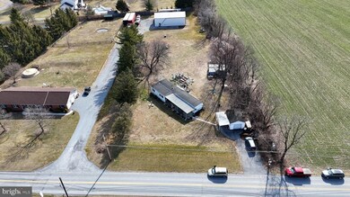 314 N Red School Rd, Morgantown, PA 19543 - photo 2